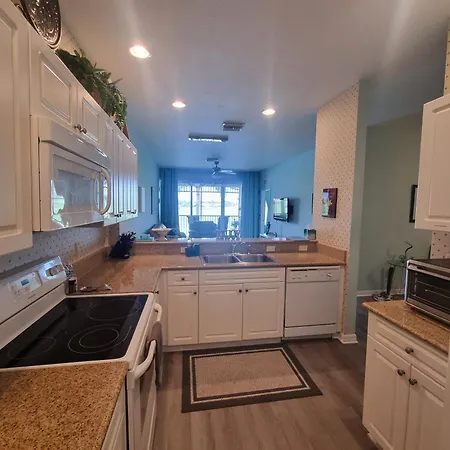 Stunning 2-Bedroom Plus Den Condo In Greenlinks Resort Naples Exterior photo