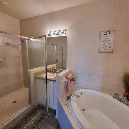 Stunning 2-Bedroom Plus Den Condo In Greenlinks Resort Naples Exterior photo