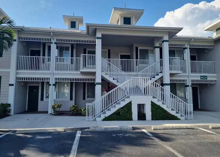 Stunning 2-Bedroom Plus Den Condo In Greenlinks Resort