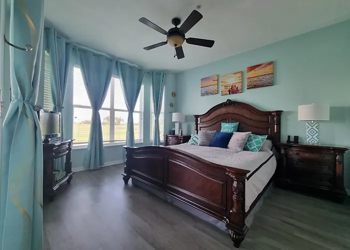 Stunning 2-Bedroom Plus Den Condo In Greenlinks Resort