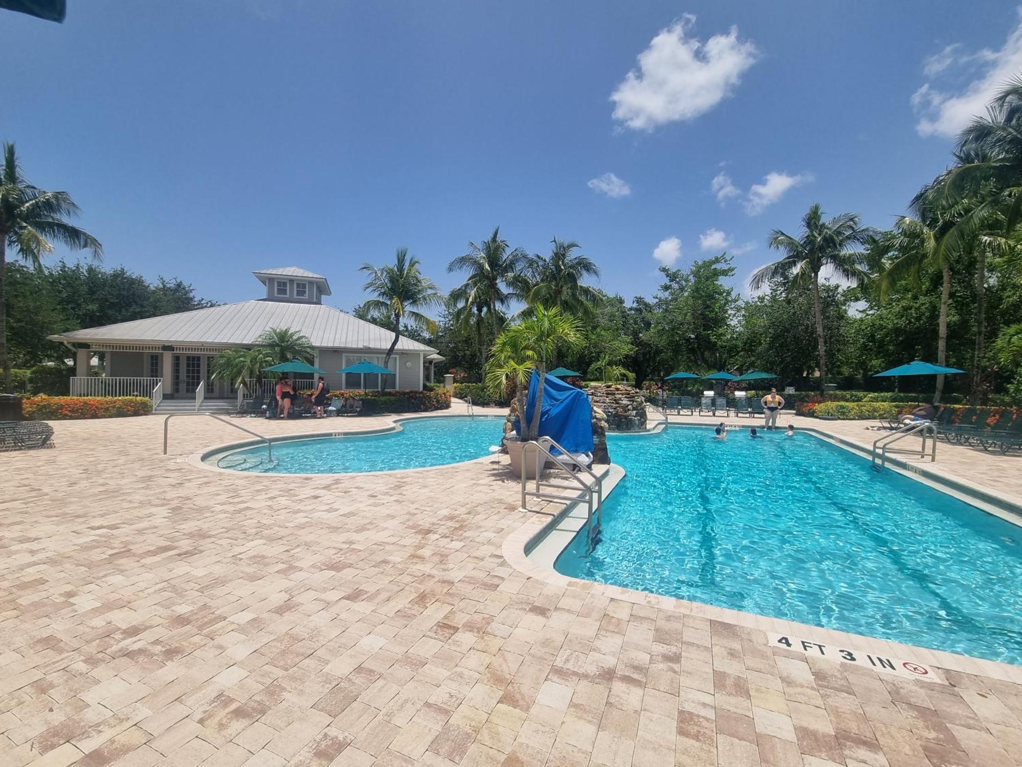 Appartement Stunning 2-bedroom Den In Greenlinks North Naples