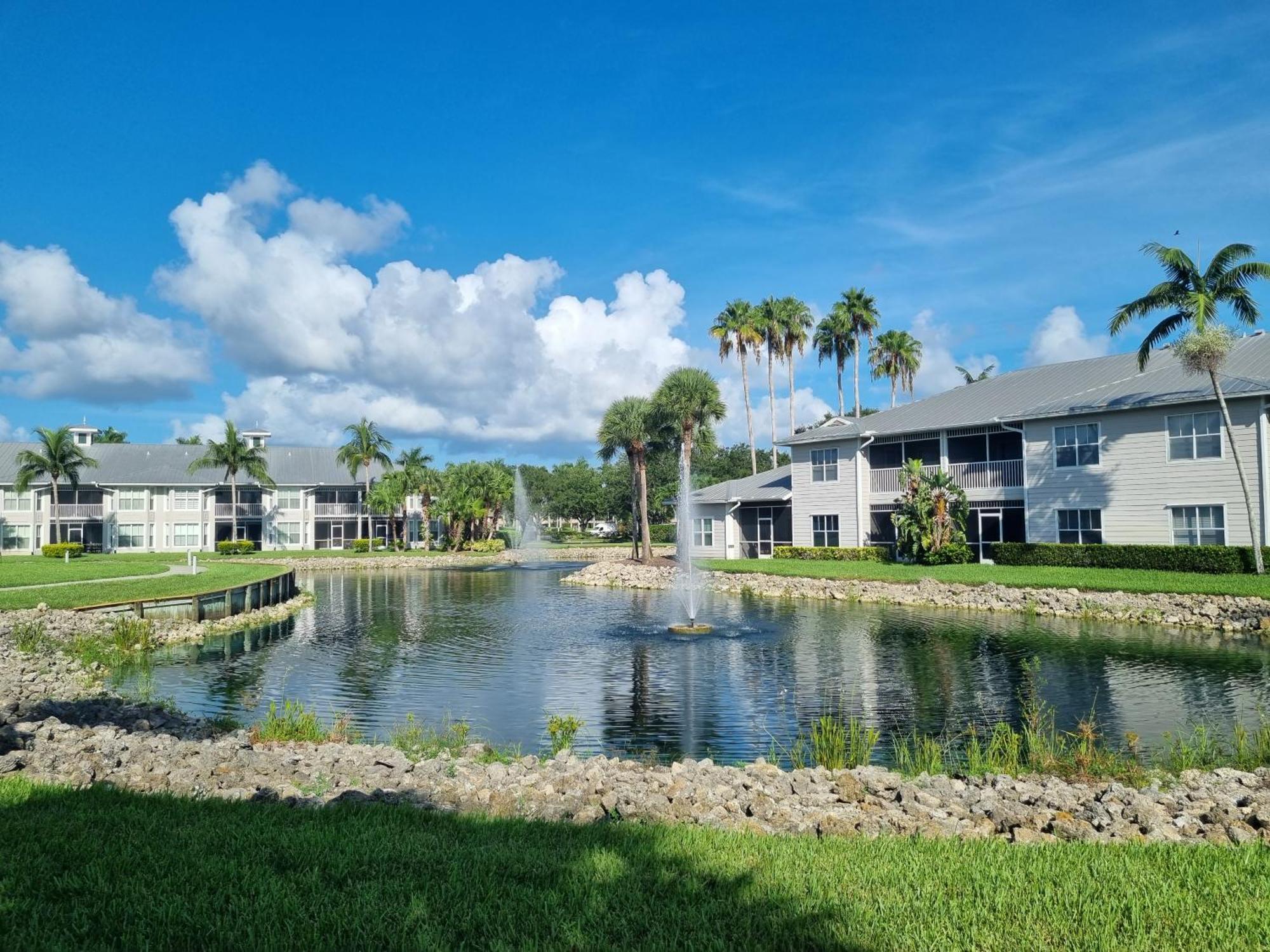 Apartment Stunning 2-bedroom Den In Greenlinks *
