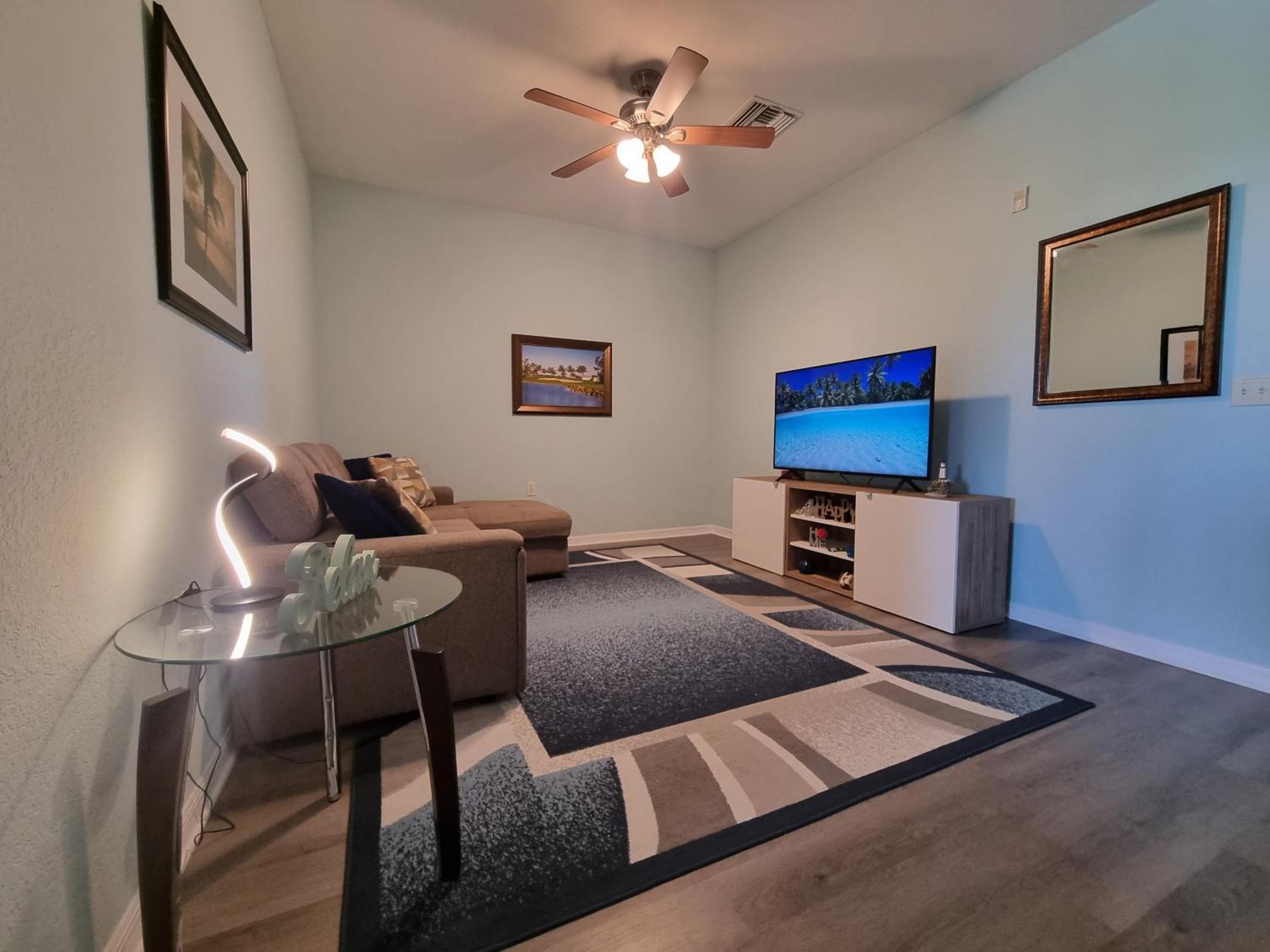 Stunning 2-bedroom Den In Greenlinks Naples